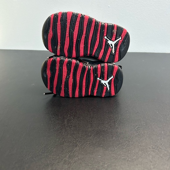 Air Jordan 10 Retro Toddler Black and Red Sneakers - Picture 4 of 6